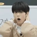 여신께:	아름다은 장미를 받칩니다💐