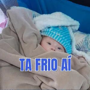 TA FRIO AÍ - getsticker.com