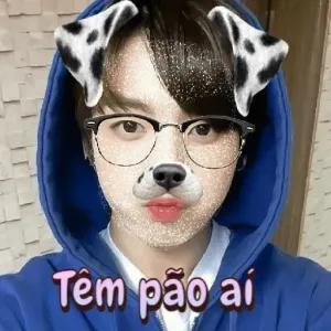 Tem pão aí - getsticker.com