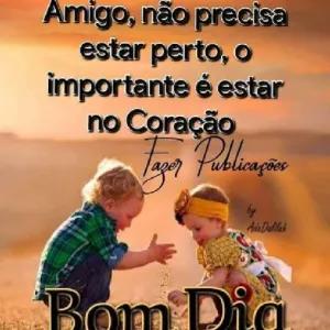 Amigo, não precisa estar perto, o importante é estar no Coração Bom Dia - getsticker.com