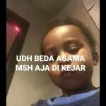 memegang otakku agar tidak hilang