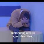 memegang otakku agar tidak hilang