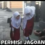 memegang otakku agar tidak hilang