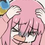 gadis berambut merah muda