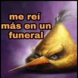 me reí más en un funeral - getsticker.com