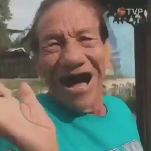 Hoy es el cumpleaños de mi abuelita, María. ¡Felicidades!