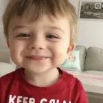 Mis ojitos están enamorados de los tuyos.