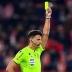 Gil Manzano cuando ve a un jugador del Barça