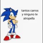 tantos carros y ninguno te atropella