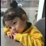 Mis ojitos están enamorados de los tuyos.