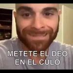 Aquí leyendo tus mentiras